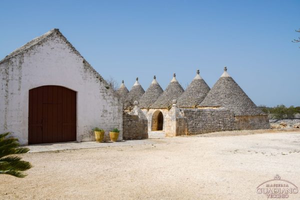 Masseria Guadiano Vecchio - La masseria dall'esterno - www.masseriaguadiano.com - Monopoli (BA) - Puglia - Italy