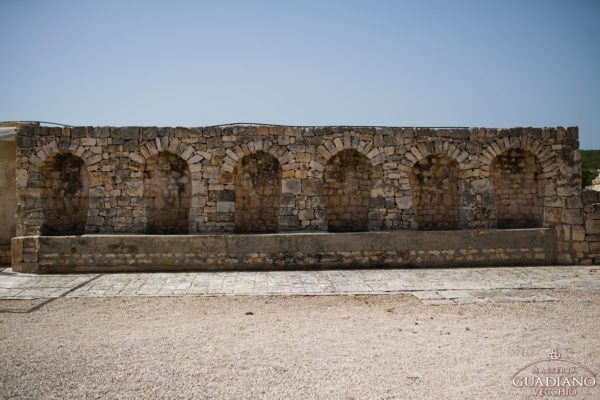 Masseria Guadiano Vecchio - La masseria dall'esterno - www.masseriaguadiano.com - Monopoli (BA) - Puglia - Italy