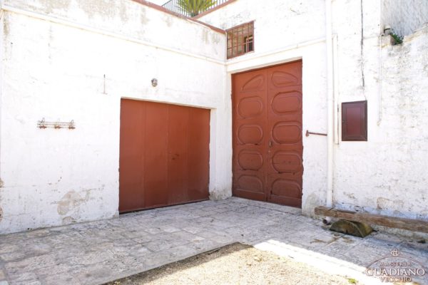 Masseria Guadiano Vecchio - La masseria dall'esterno - www.masseriaguadiano.com - Monopoli (BA) - Puglia - Italy