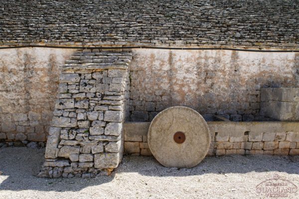 Masseria Guadiano Vecchio - La masseria dall'esterno - www.masseriaguadiano.com - Monopoli (BA) - Puglia - Italy