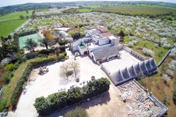 Masseria Guadiano Vecchio - La masseria dall'esterno - www.masseriaguadiano.com - Monopoli (BA) - Puglia - Italy